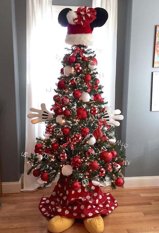 40+ Best Christmas Tree Decor Ideas & Inspirations for 2019 christmas tree ideas, christmas tree decoration trends 2019 #christmastreeideas