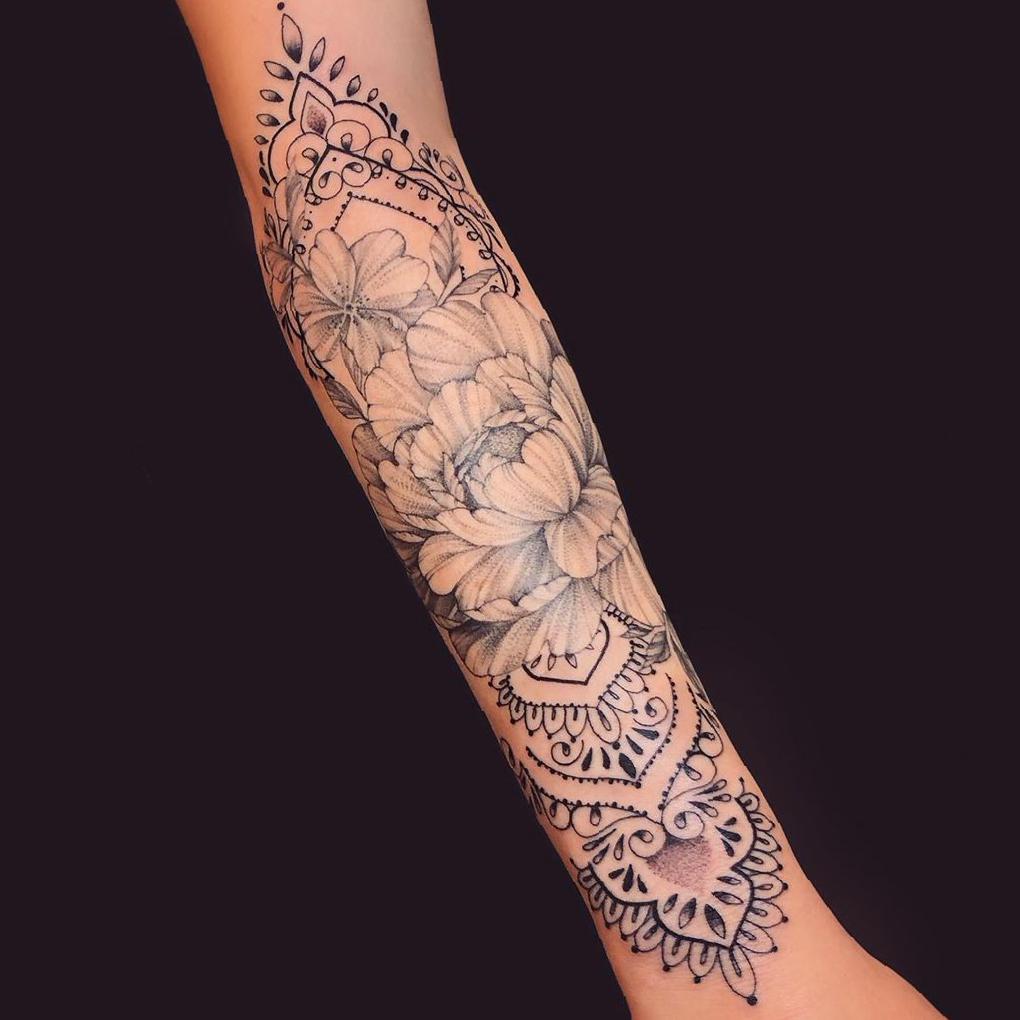 35 Inspiring Arm Tattoo Design Ideas for Women 2020 arm tattoo ideas for women, tattoo ideas for girls, sleeve arm tattoos