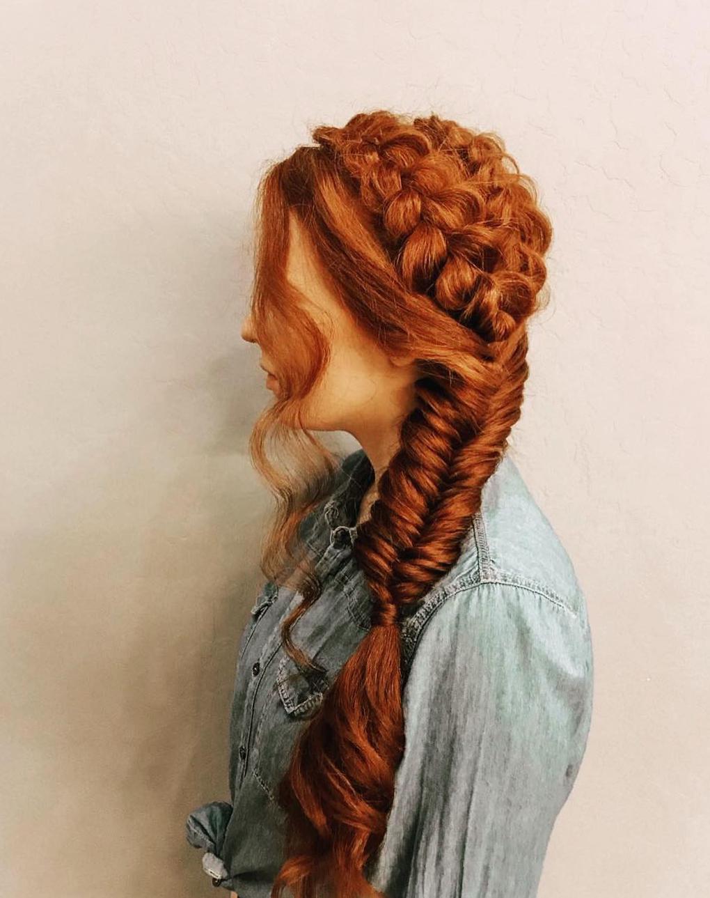 Cute braided hairstyles to rock this season : Pull Through Side Braid