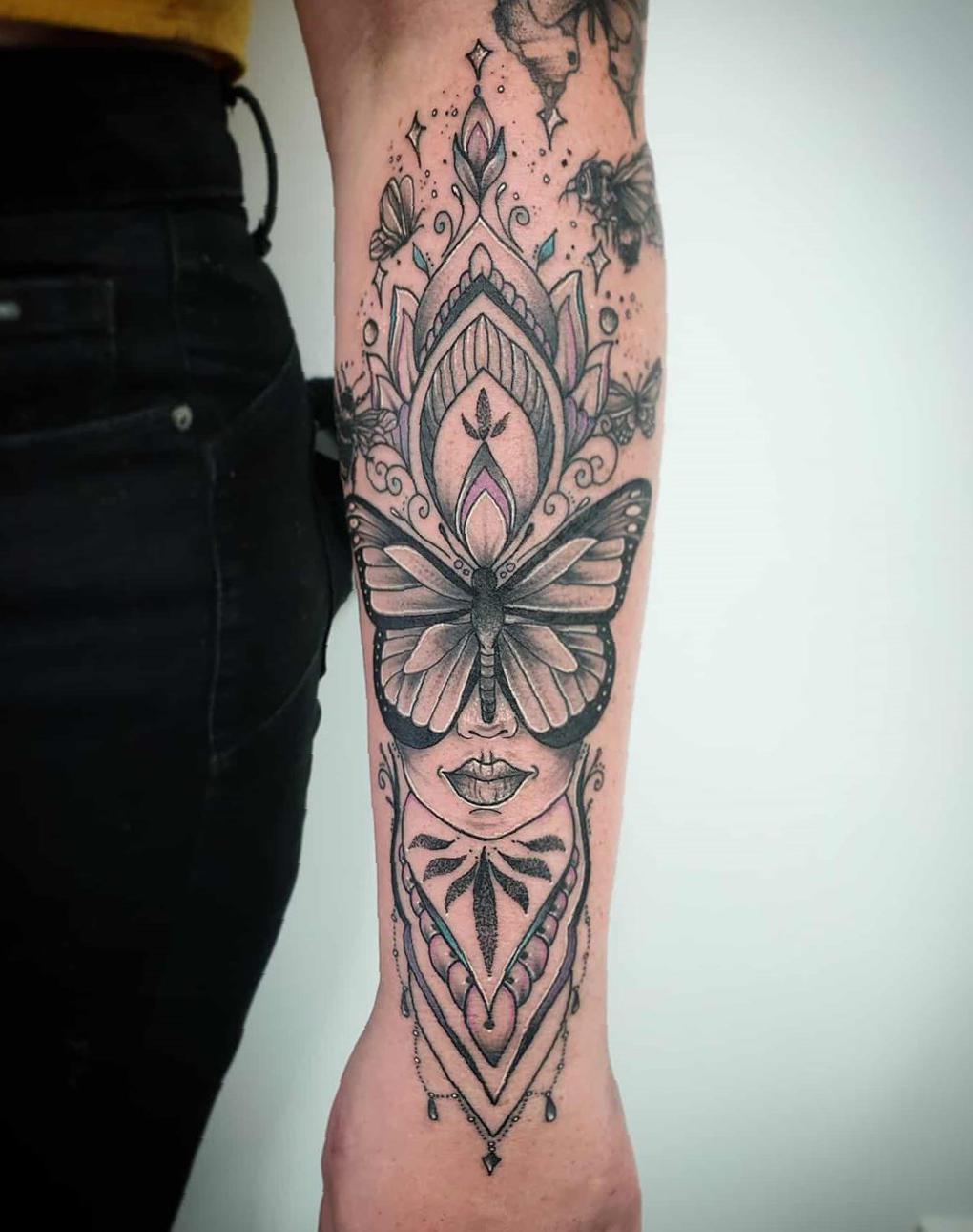 35 Inspiring Arm Tattoo Design Ideas for Women 2020 arm tattoo ideas for women, tattoo ideas for girls, sleeve arm tattoos